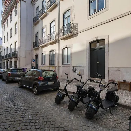 Lovelystay - Chiado 3bedroom Secret Lisboa