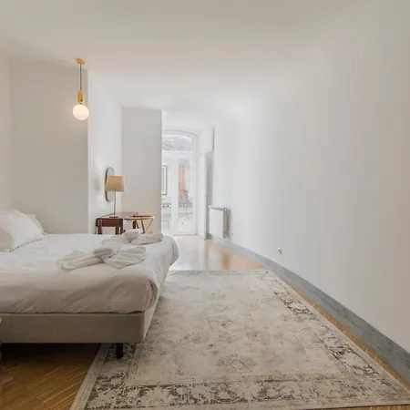 Lovelystay - Chiado 3bedroom Secret Lejlighed Lisboa