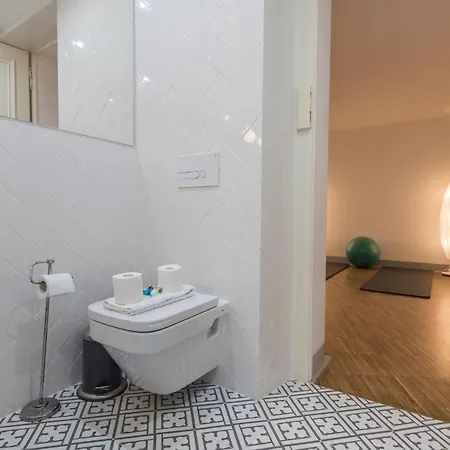 Lovelystay - Chiado 3bedroom Secret Apartman