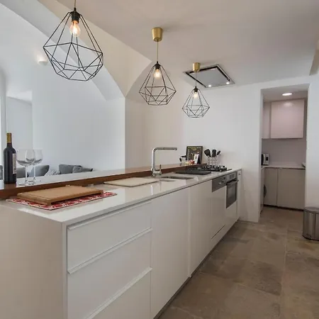 Lovelystay - Chiado 3bedroom Secret Lissabon