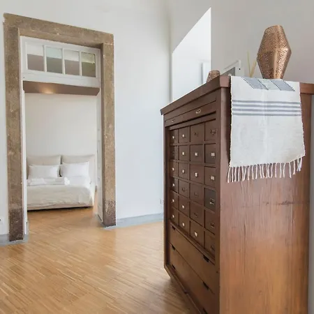 Lovelystay - Chiado 3bedroom Secret Appartement